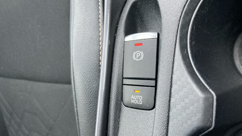 Nissan Juke 1.0 DiG-T 114 Tekna 5dr Petrol Hatchback